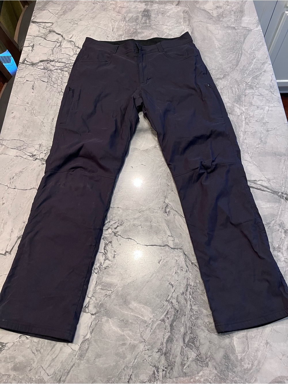 Orvis Men’s Size 34x32 Fleece-Lined Pants with side zippers!